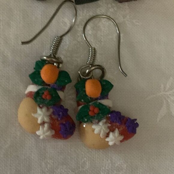 Vintage Christmas Earrings - Picture 8 of 14